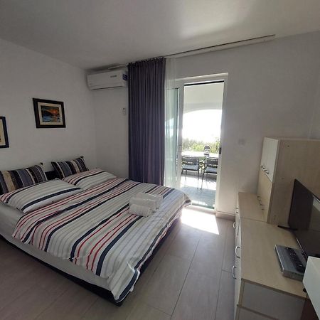 Villa Bratus 普罗马尼亚 外观 照片